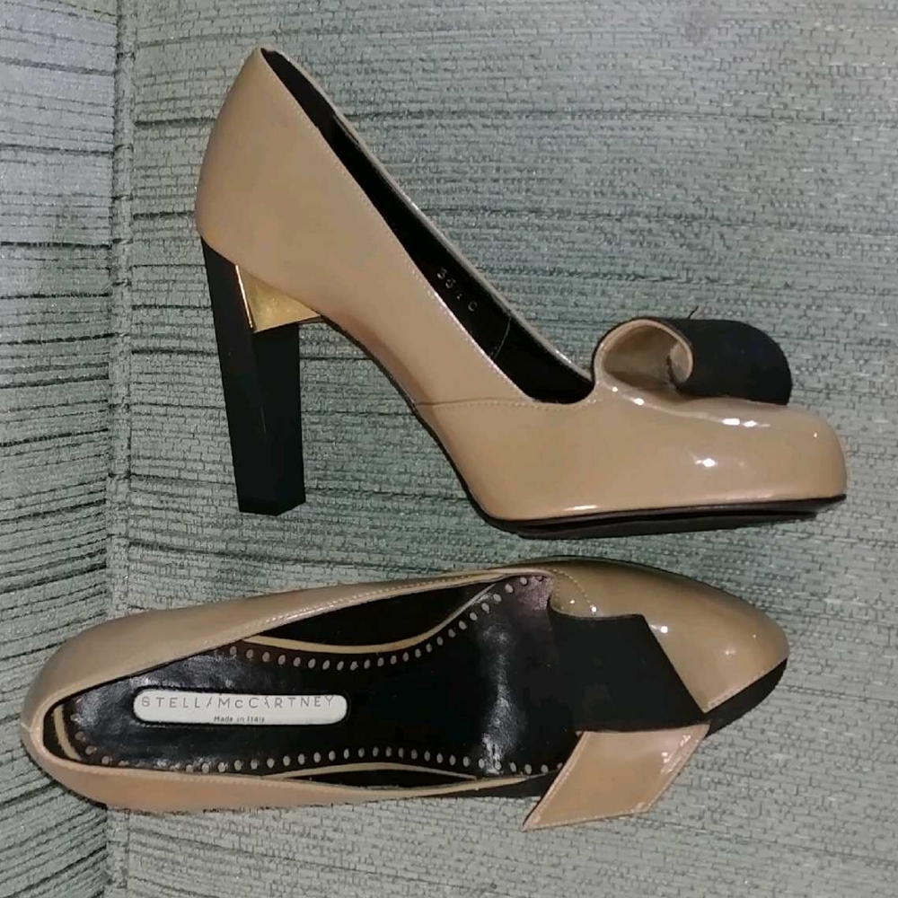 Stella McCartney faux patent pumps.
